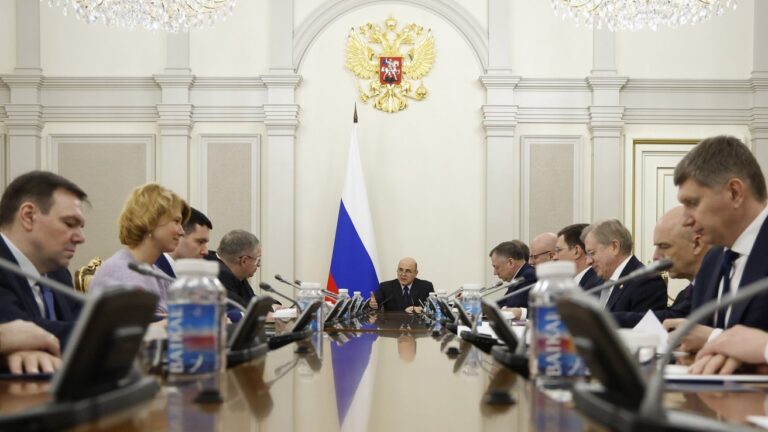 Пенсии, переобучение и недра: что обсуждали на совещании Правительства